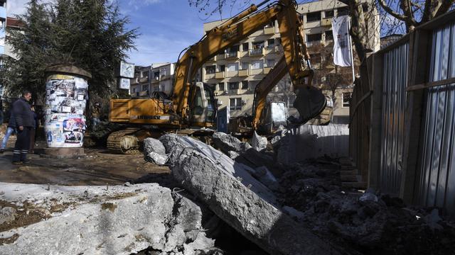 Tembok Pemisah Kosovo-Serbia Dihancurkan