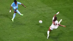 Pemain Kongo Brian Cipenga mencetak gol selama pertandingan sepak bola babak 32 Piala Dunia antara Inggris dan Kongo di Atlanta, Rabu, (01/07/2026). (AP Photo/Colin Hubbard)
