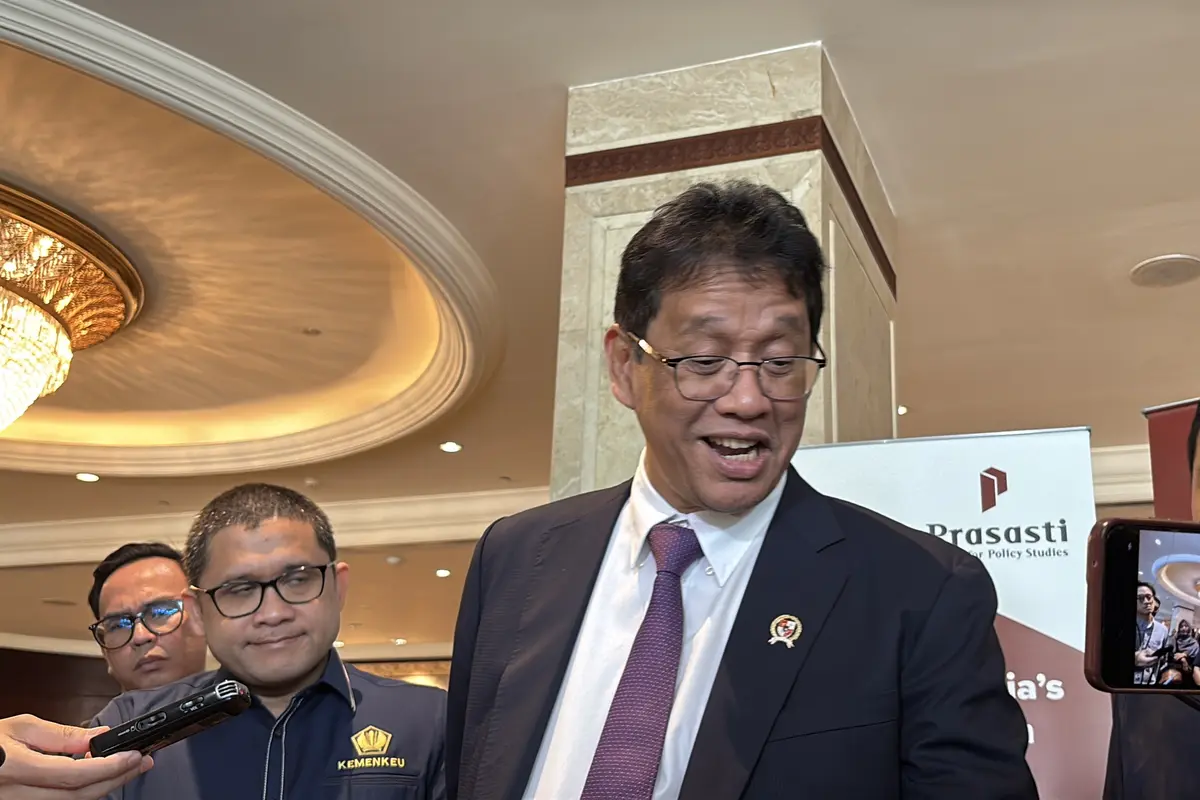 Menteri Keuangan (Menkeu) Purbaya Yudhi Sadewa usai menghadiri acara Prasasti Luncheon Talk, Rabu (8/10/2025). (Liputan6.com/Tira)