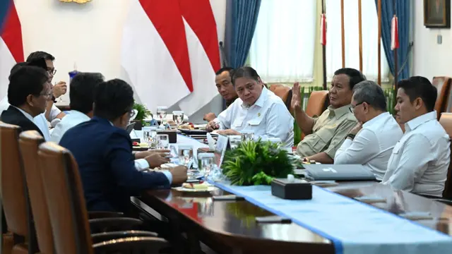 Presiden Prabowo Subianto saat rapat bersama Menteri-mentri di Kompleks Istana Kepresidenan Jakarta, Selasa (9/9/2025).