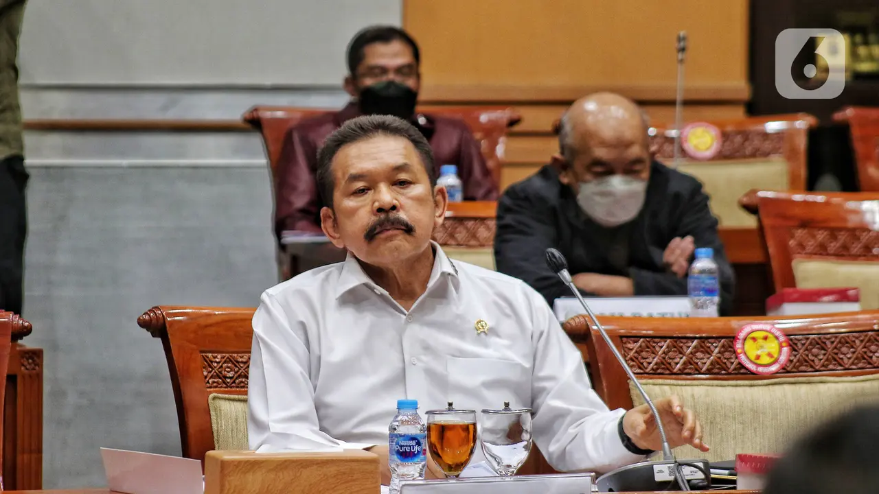 Jaksa Agung Bersama DPR Bahas Kasus Korupsi 78 T dan Korupsi Waskita Beton Precast
