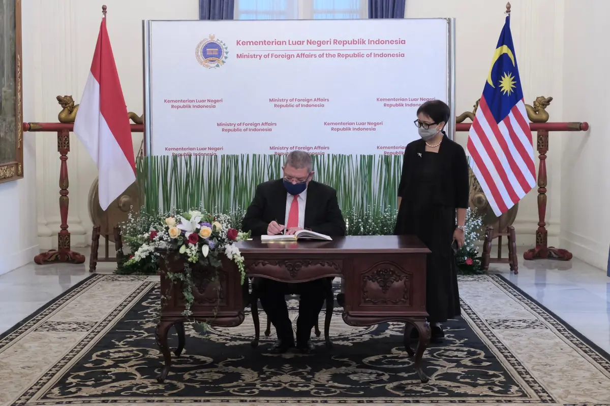 Kunjungan Menlu Malaysia Dato’ Saifuddin Abdullah disambut Menlu Retno Marsudi, Senin (18/10/2021).