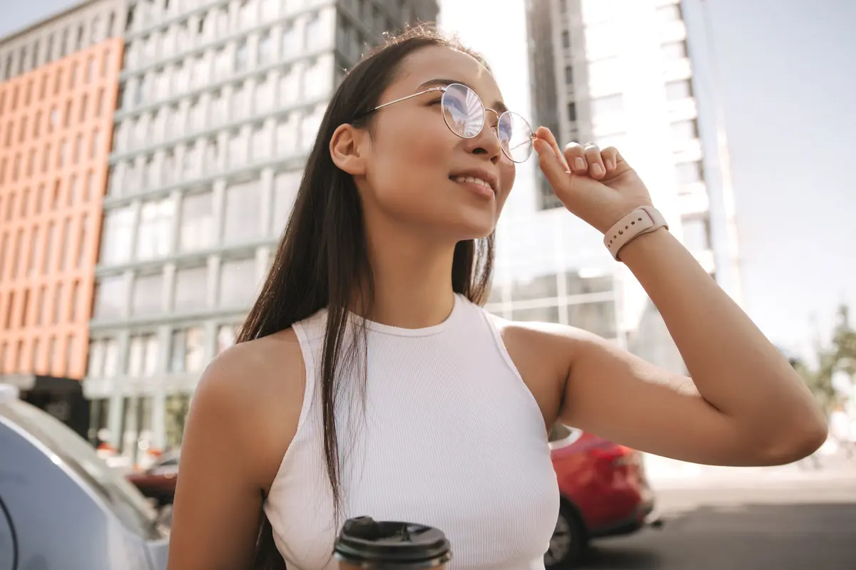 wanita april urusan lancar