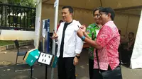 Menteri Pemuda dan Olahraga (Menpora) Imam Nahrawi saat memberikan suaranya. Dok Merdeka.com/Anggun P Situmorang