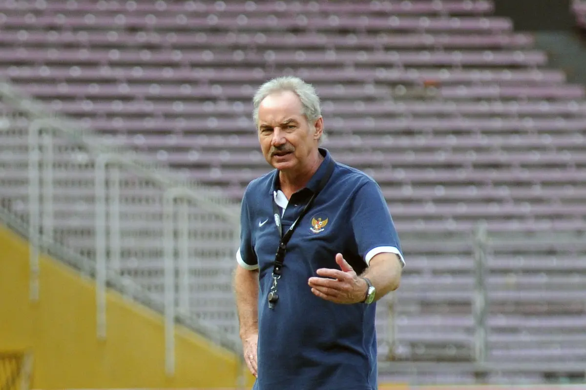  Alfred Riedl
