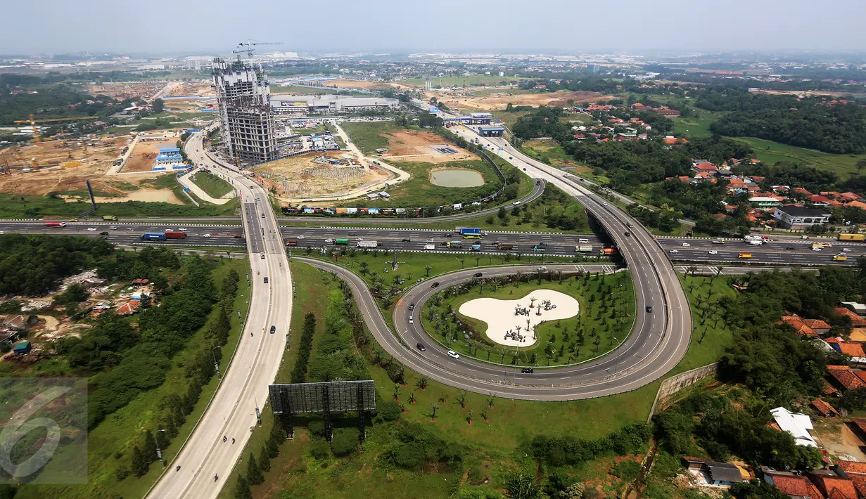 Suasana pembangunan kota baru berskala internasional di Kota Meikarta, Lippo Cikarang, Sabtu (13/05). Proyek yang akan menghabiskan dana sekitar Rp278 triliun berada di koridor Jakarta - Bandung. (Liputan6.com/Fery Pradolo)