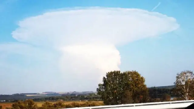 Fenomena 'awan jamur' di langit Siberia