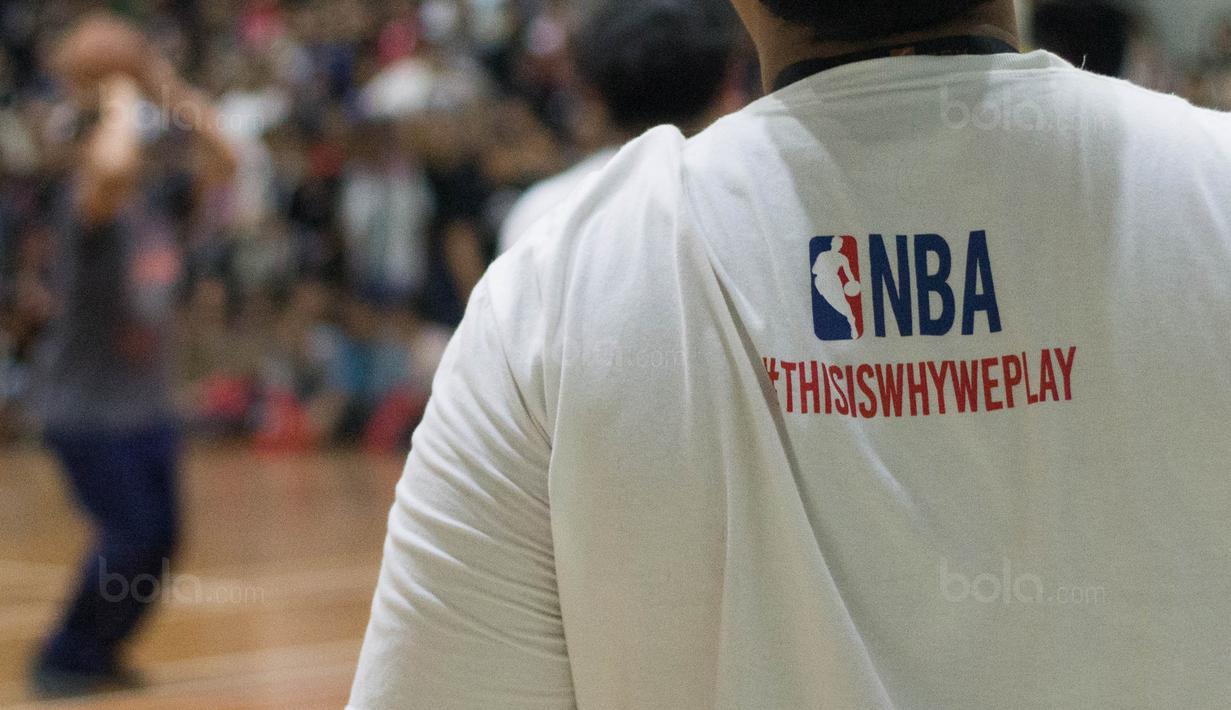 Suasana acara promosi NBA di Kolese Kanisius, Jakarta, Jumat (2/2/2018). Pengenalan NBA ke sekolah ini untuk meningkatkan animo generasi muda Indonesia untuk semakin mengenal dan mencintai basket. (Bola.com/Asprilla Dwi Adha)