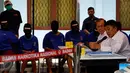 BNN menggelar pemusnahan barang bukti Narkoba jenis shabu di Kantor BNN, Jakarta, Kamis (17/9/2015). BNN memusnahkan 7,8 kg sabu dari hasil pengungkapan 4 kasus peredaran narkoba selama bulan Agustus. (Liputan6.com/Yoppy Renato)