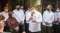 Menteri Koordinator Bidang Perekonomian Airlangga Hartarto mengunjungi salah satu kelompok pemberdayaan masyarakat yakni UMKM usAHAdi Kota Surakarta.