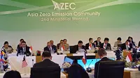 Menteri Koordinator Bidang Perekonomian Airlangga Hartarto dalam acara The 2nd Asia Zero Emission Community (AZEC) Ministerial Meeting di St. Regis Hotel, Jakarta, Rabu (21/8/2024).