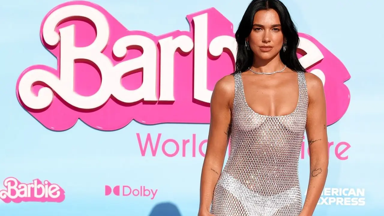 8 Potret Dua Lipa Tampil dengan Gaun Menerawang di Premiere Film Barbie