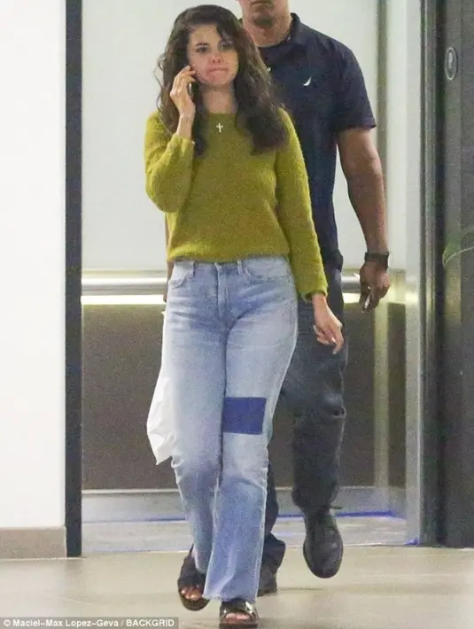 Selena Gomez sendiri dikabarkan sempat terguncang dengan kabar pertunangan Justin Bieber dan Hailey Baldwin. (Maciel-Max Lopez-Geva-BACKGRID-DailyMail)