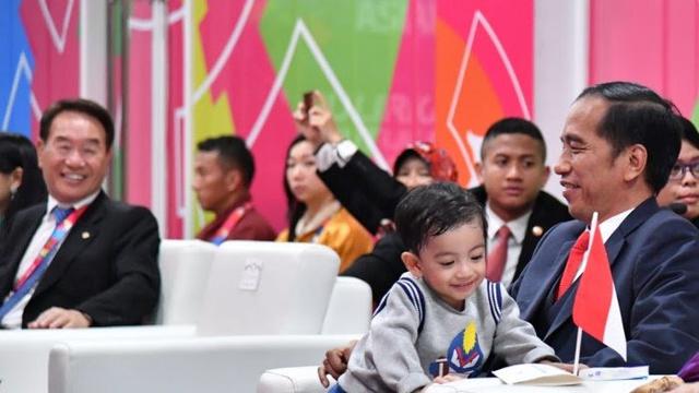 jan ethes di pembukaan Asian Para Games (foto: Twitter/@giewahyudi)