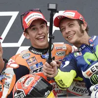 Insiden yang terjadi antara Rossi dan Marquez di Sepang, Malaysia, akan membuat MotoGP Valencia 2015 semakin menarik untuk ditonton. 
