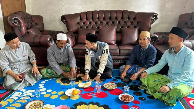 Relawan GBN Prabowo-Gibran, saat bersilaturahmi dengan ulama di Padarincang, Serang, Banten. (Rabu, 24/01/2024).
