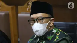 Terdakwa kasus suap dana hibah Kemenpora kepada KONI, Imam Nahrawi saat menjalani sidang lanjutan di Pengadilan Tipikor Jakarta, 18 Maret 2020. Imam Nahrawi yang saat itu menjabat menteri Jokowi di Kabinet Kerja ditahan oleh KPK pada 27 September 2019 silam. (Liputan6.com/Helmi Fithriansyah)