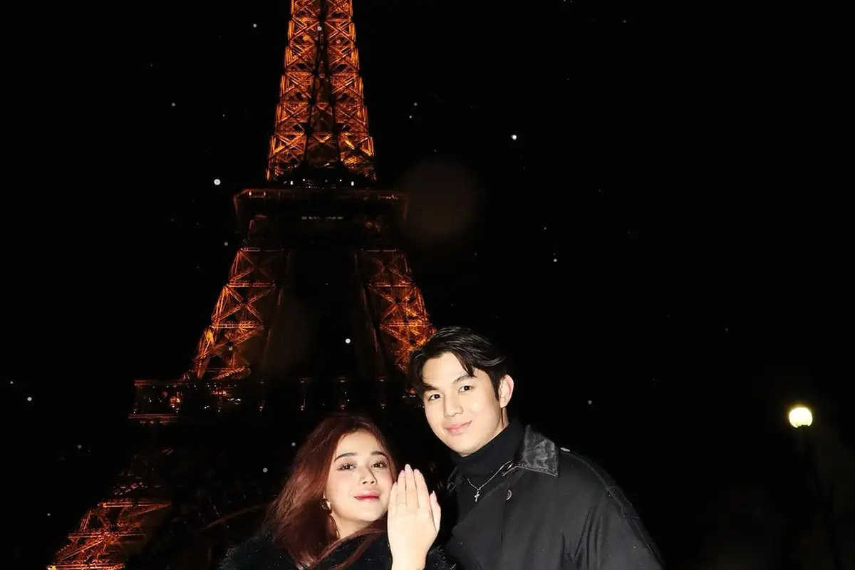 Gaya Serasi Brisia Jodie & Jonathan Alden Pamer Cincin Lamaran di Paris