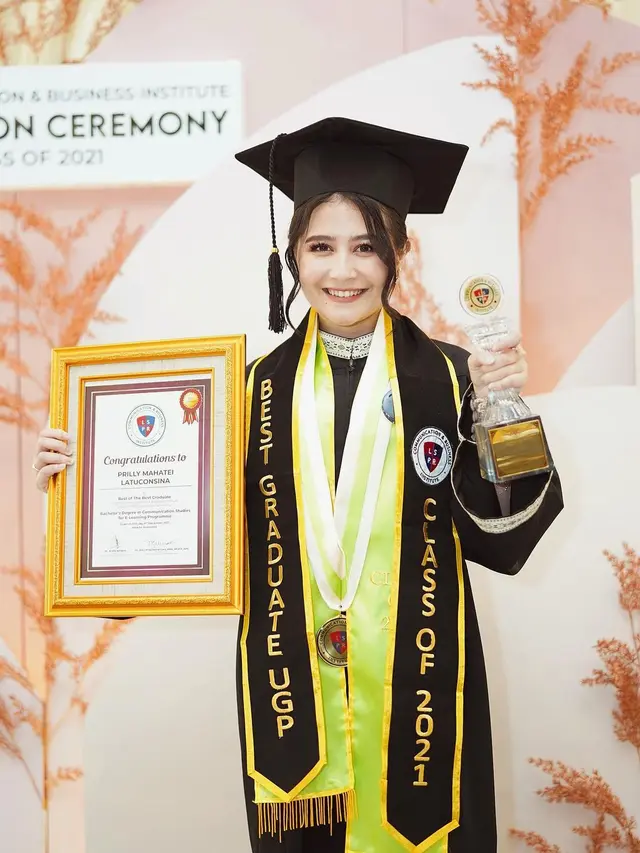 [Fimela] Prilly Latuconsina