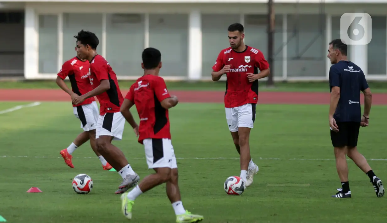 Untuk diketahui, berdasar hasil undian, Timnas Indonesia U-23 berada di Grup A karena berstatus sebagai tuan rumah. (Liputan6.com/Helmi Fithriansyah)