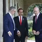 Jokowi menegaskan bahwa kerja sama ekonomi menjadi fokus dalam kunjungan kerja yang dilakukannya ke Australia. (Lisa Maree Williams/Pool Photo via AP)