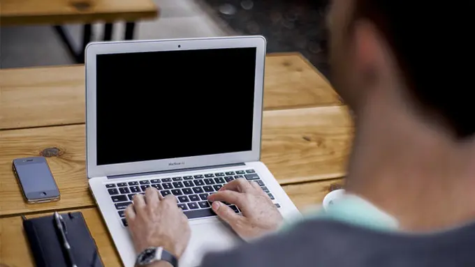 Jangan Dipakai, Aksesori Laptop Ini Ternyata Merusak Port USB