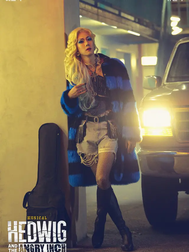 Yoo Yeon Seok dalam poster pertunjukan Hedwig And The Angry Inch. (Foto via Soompi)