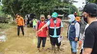 Banjir kembali melanda kawasan Bojongkulur, Gunungputri, Bogor pada Sabtu (24/10/2020) malam. (Achmad Sudarno/Liputan6.com).