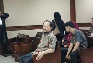 Produser eksekutif film Sang Pengadil, Agung Winarno, didakwa melakukan tindak pidana pencucian uang (TPPU) dalam perkara yang menjerat terpidana kasus pemufakatan suap kasasi Gregorius Ronald Tannur, Zarof Ricar. (Liputan6.com/Dimas Ramadhan Wicaksana)
