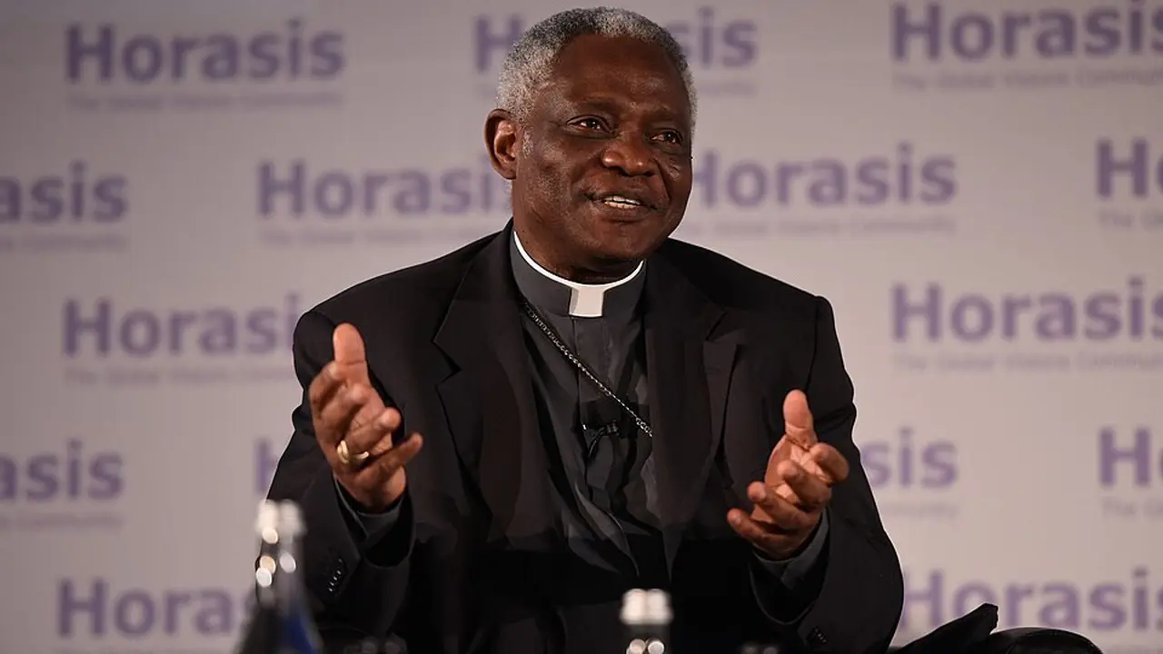 Kardinal Peter Turkson yang disebut sebagai calon kuat pengganti Paus Fransiskus. Jika demikian makan ia akan menjadi Paus kulit hitam pertama. (Wikimedia Commons)