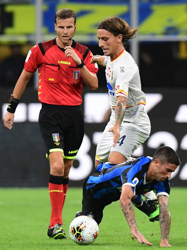 FOTO: Perjuangan Lecce Menembus Serie A Menarik Perhatian CEO Emtek