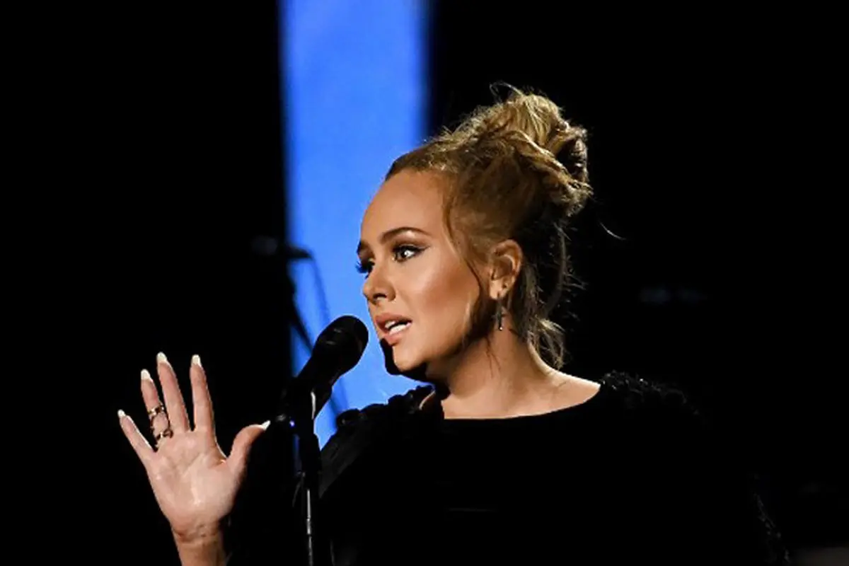 [Bintang] Adele