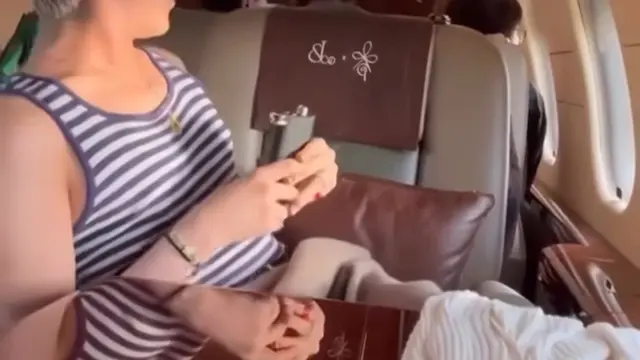 Bangku Private jet JACOB&CO X G-Dragon Ubermensch.  [dok. @8108108lowme, @xxxibgdrgn tiger_jae_ho, flyplanet9.com]