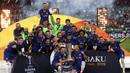 Pemain Chelsea merayakan gelar juara Liga Eropa 2019 usai mengalahkan Arsenal pada laga final Liga Eropa di Baku Olympic Stadium, Kamis (30/5) dini hari WIB. Chelsea menang 4-1 atas Arsenal. (AP Photo/Darko Bandic)