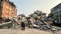 Sebelumnya, gempa bumi berkekuatan magnitudo 7,7 mengguncang Myanmar pada Jumat (28/3/2025) siang. (Foto: AFP)