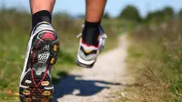 Sepatu olahraga untuk lari tentunya harus sangat fleksible sehingga dapat mendukung aktivitas untuk menekuk tiap kali penggunanya melangkah