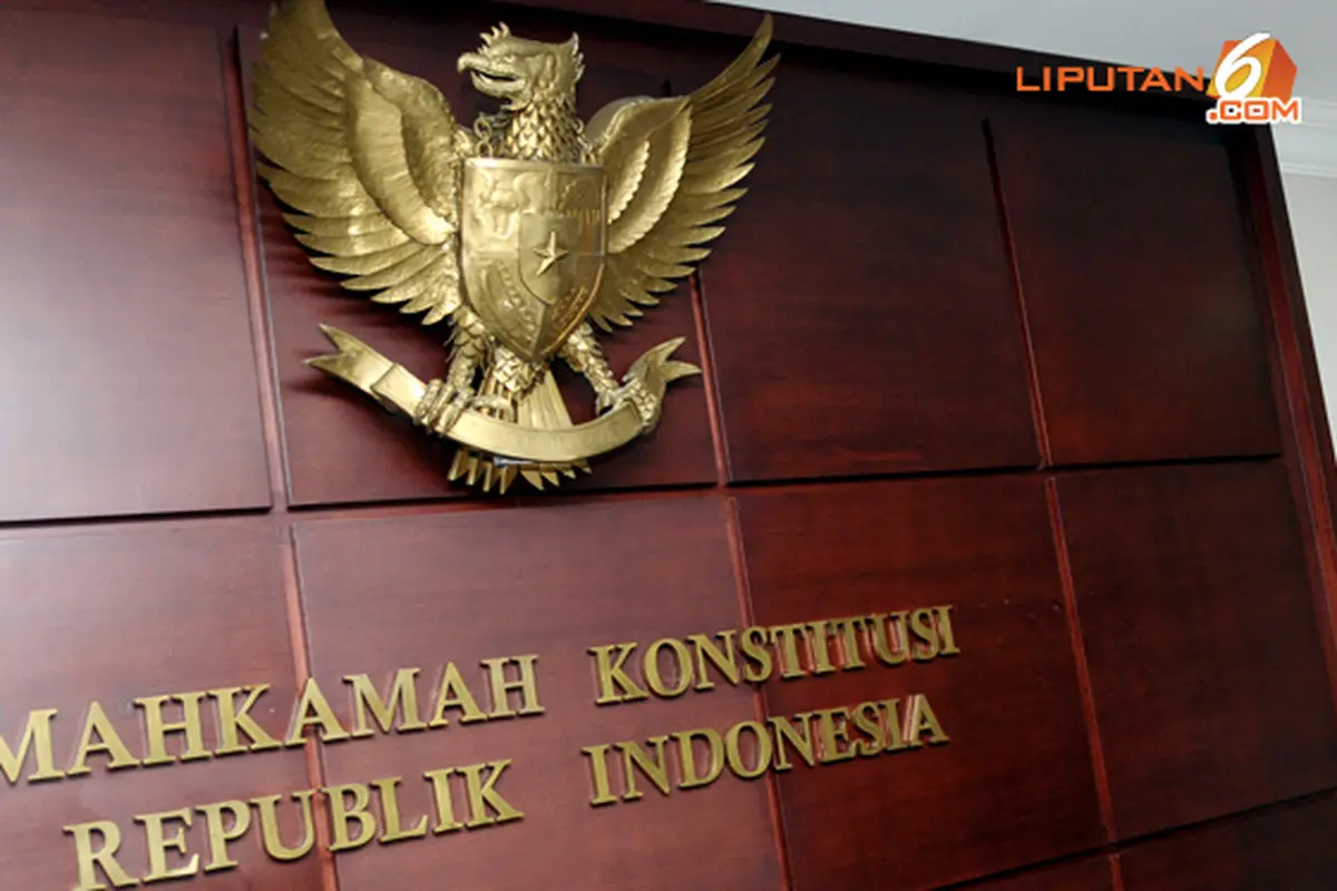 mahkamah-konstitusi-131017c.jpg