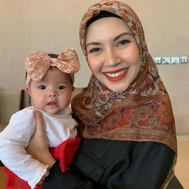 Punya 4 Saudara Laki-laki, Ini 6 Potret Gemas Shelma Putri Ratna Galih