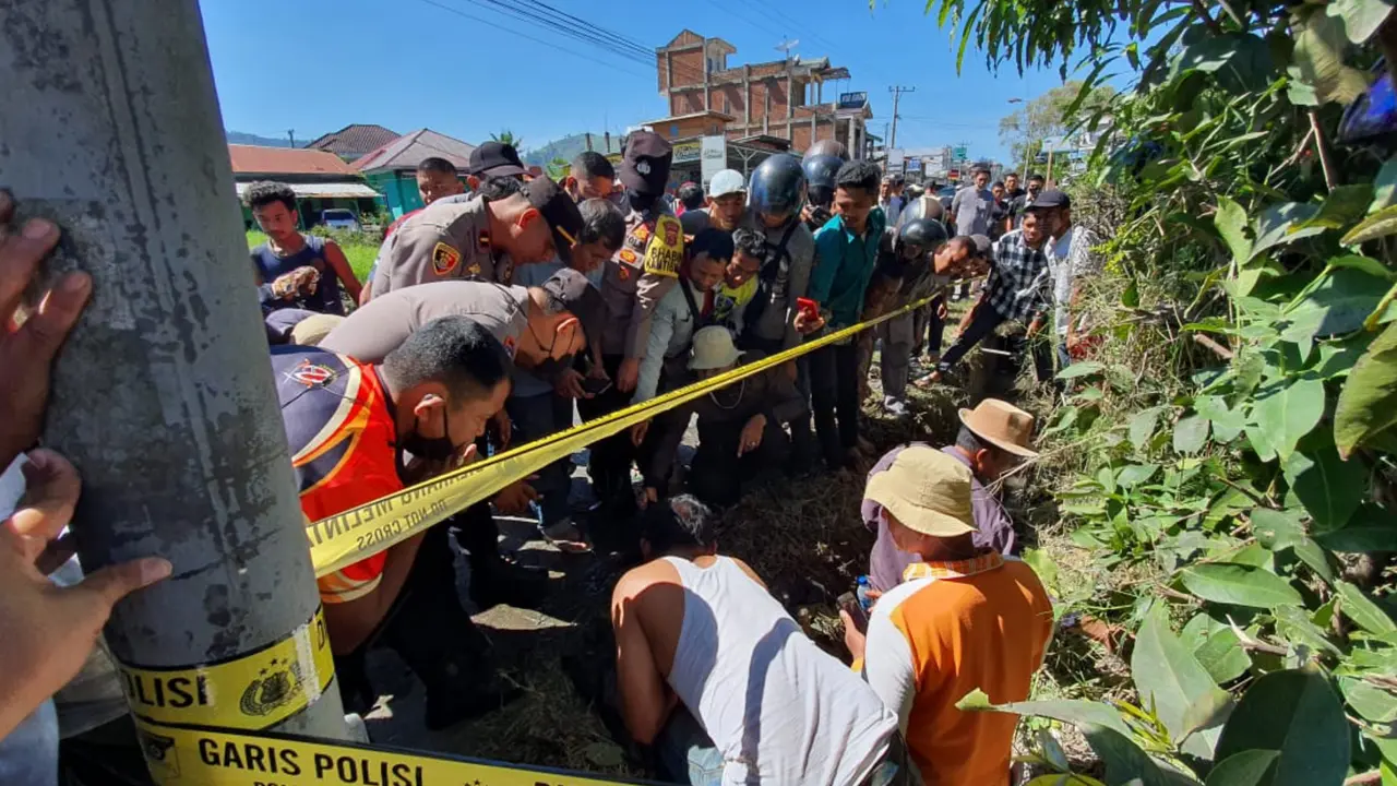 Penemuan tengkorak di Dusun Reraming Bahtera, Kampung Simpang IV, Kecamatan Bebesen, Kabupaten Aceh Tengah, kerja bakti, Jumat pagi (28/1/2022), bikin geger warga (Liputan6.com/Ist)