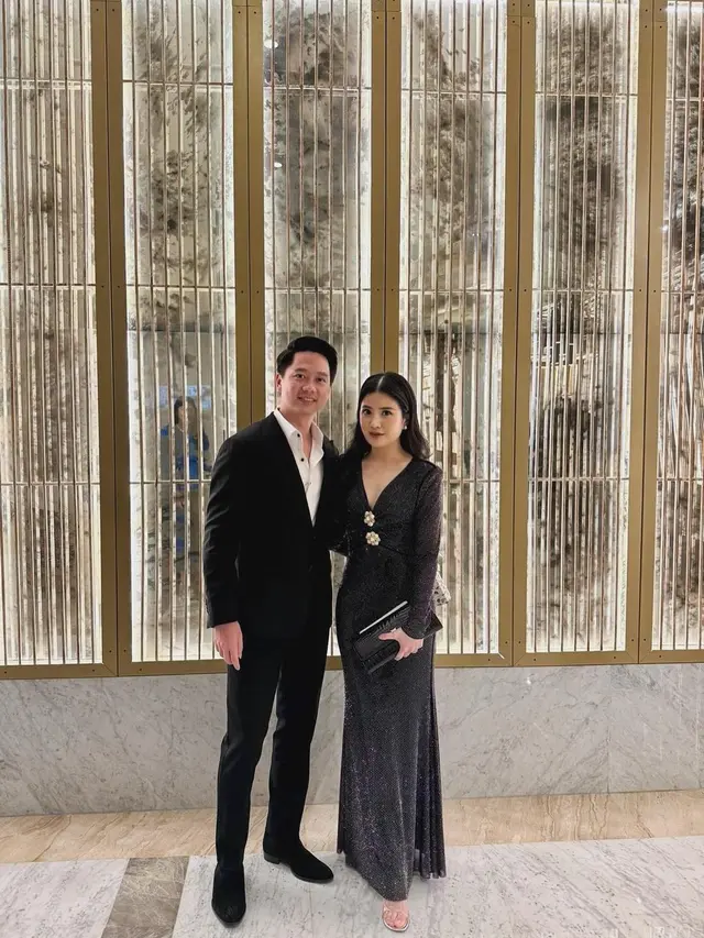 Valencia Tanoe dan Kevin Sanjaya di resepsi kedua Rian Ardianto dan Ribka Sugiarto (credit: instagram/valenciatanoe)