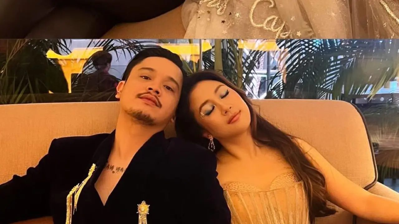 Gaya Serasi Sherina Munaf dan Derby Romero dengan Nuansa Magis di Gala Premier Petulangan Sherina 2