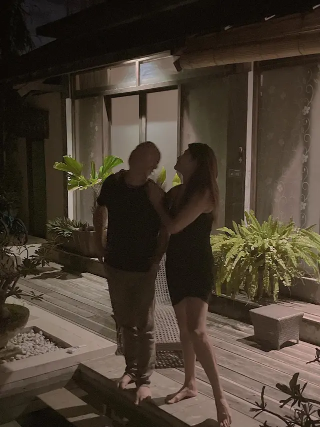 Dikabarkan Dekat, Ini 6 Potret Tamara Bleszynski dan Chef Chandra