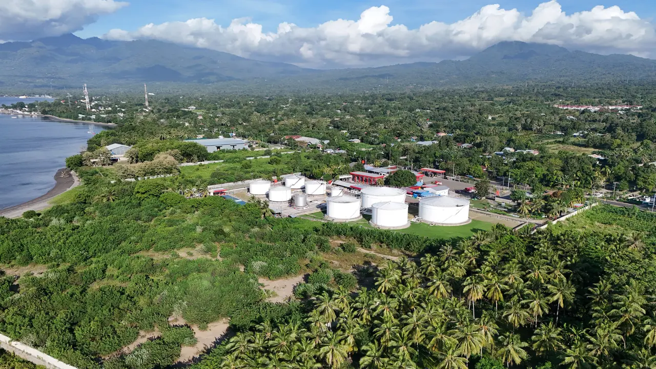 PT Pertamina Patra Niaga resmi memulai Proyek Pengembangan Terminal BBM Maumere sebagai bentuk komitmen memperkuat keandalan pasokan energi nasional, terutama di wilayah timur Indonesia.Dok Pertamina