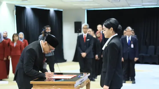 Henry Rialdi Resmi Jadi Deputi Komisioner OJK untuk Bursa Mineral dan Komoditas Strategis