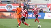 JANJI - Victor Wanyama berjanji kerja lebih keras agar bisa mengantar Southampton FC masuk zona empat besar Liga Inggris. (Bola.com/Reza Khomaini)