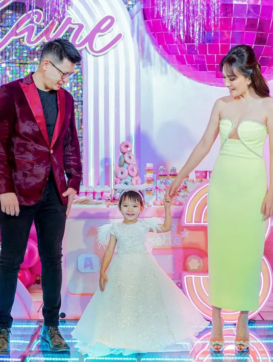 [Instagram/shandyaulia]