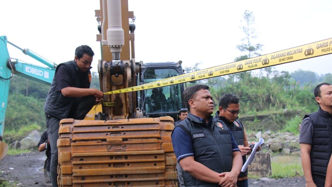 Tambang pasir ilegal