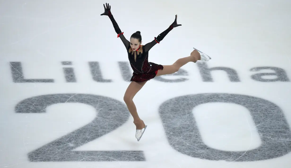 Atlet Rusia, Polina Tsurskaya, beraksi dalam final Ladies' Figure Skating Free Skating Olimpiade Musim Dingin Remaja 2016 di Hamar Olympic Amphitheater, Lillehammer, Norwegia, (16/2/2016). (AFP/Youth Information Service (YIS)/IOC /Jon Buckle)