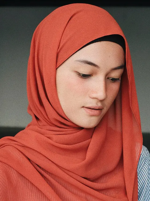 6 Potret Jihan Salsabila, Istri Ustaz Syam Elmarusy yang Memesona