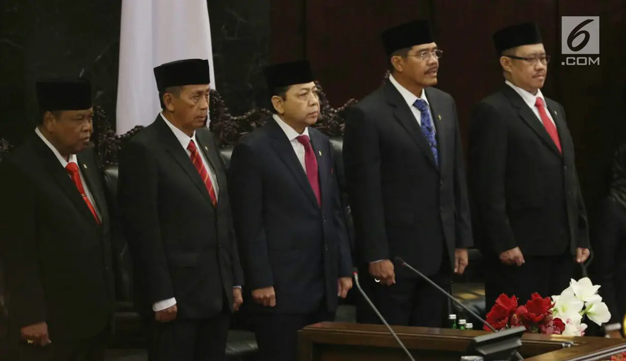 Ketua DPR Setya Novanto bersama para Wakil Ketua DPR pada Sidang Tahunan MPR di kompleks Parlemen, Senayan, Jakarta, Rabu (16/8). Sidang tersebut beragendakan mendengar pidato Presiden Joko Widodo selaku Kepala Negara. (Liputan6.com/Johan Tallo)